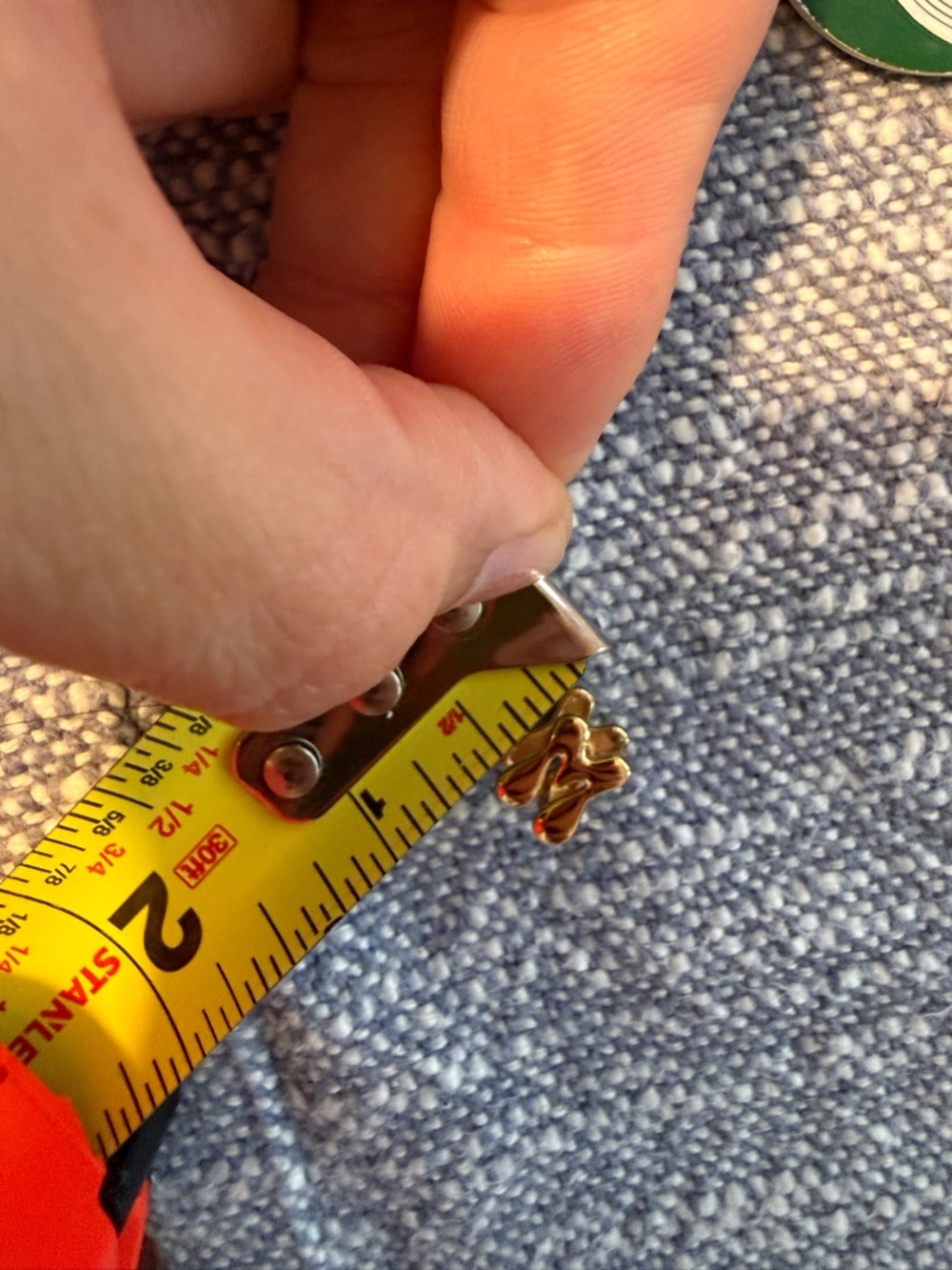 Anthropologie Gold M Drop Earrings on Green Heart Display - Picture 8 of 8
